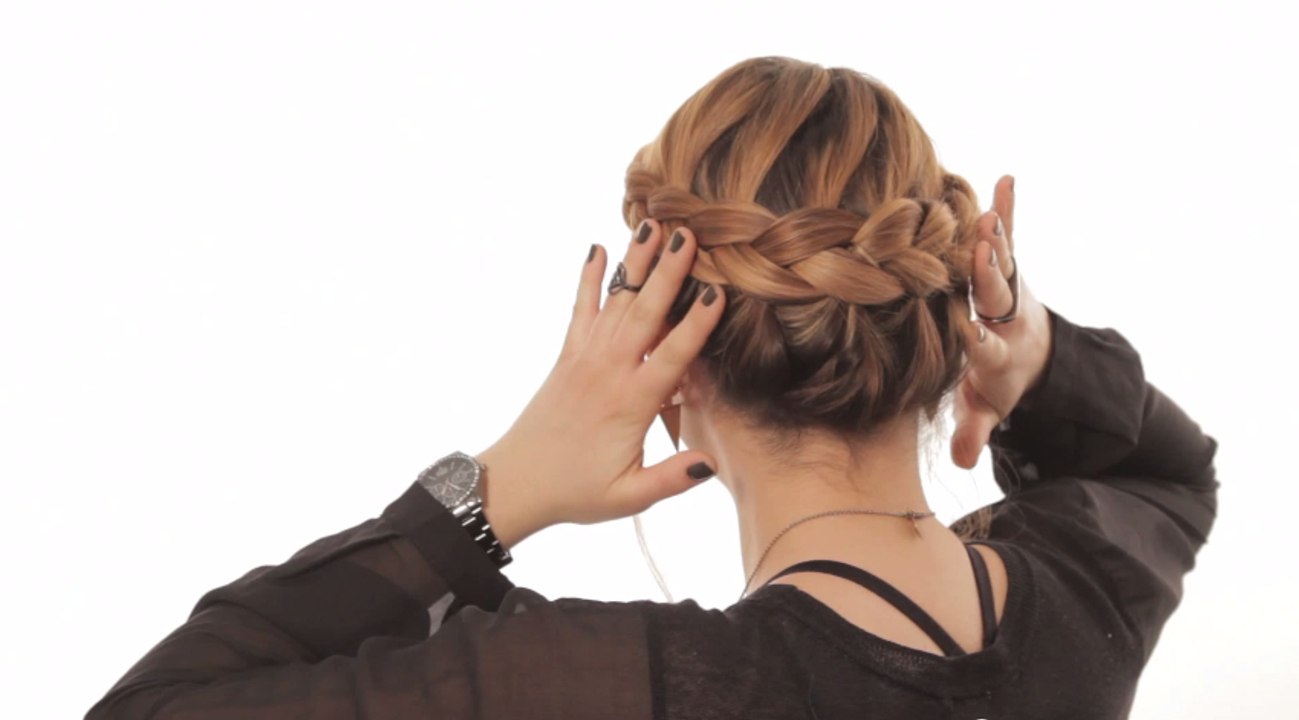Comment réaliser une tresse couronne en 4 étapes ?