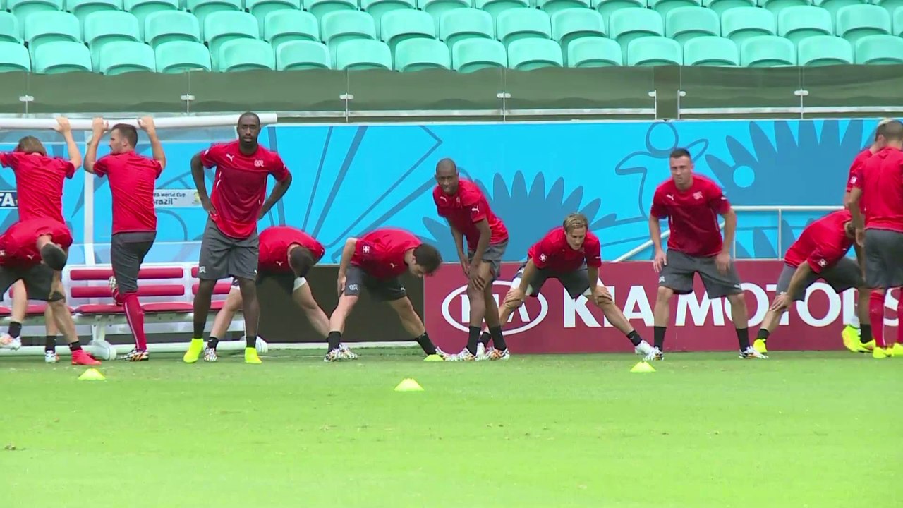 Football : les Suisses veulent se "sublimer" contre les Français