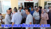 Mardin merkezde bir polis kaza kurşunuyla yaralandı