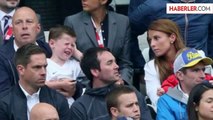 Rooney'in Oğlu Babası İçin Gözyaşı Döktü