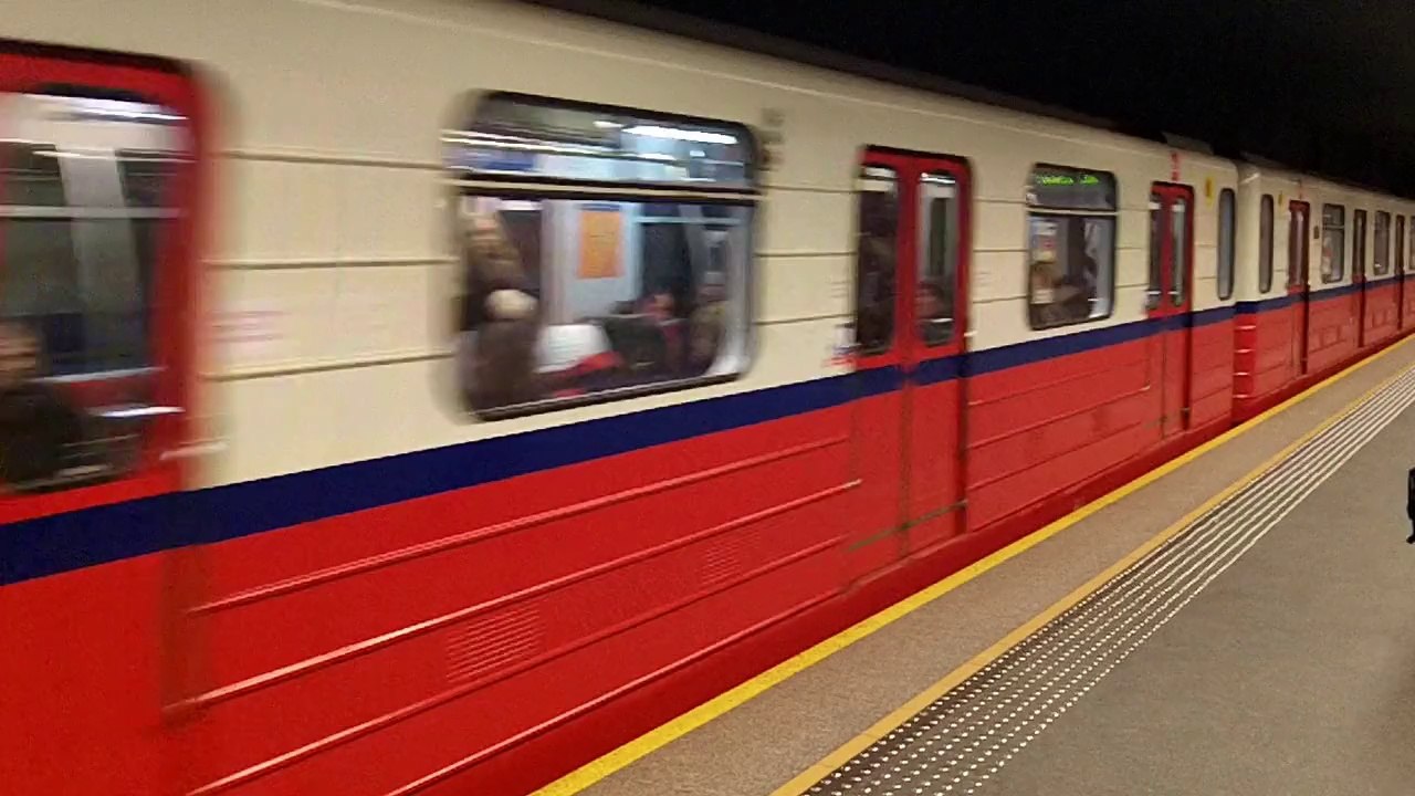 WARSZAWA - metro