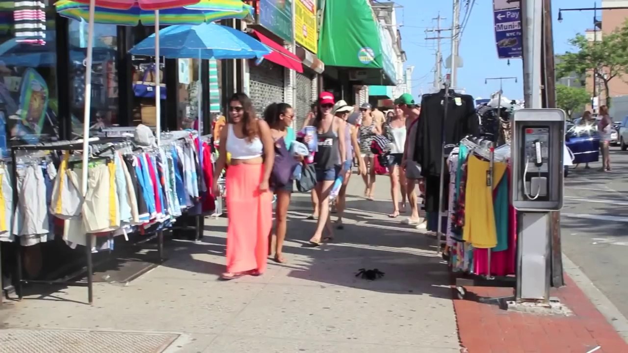 RC Tarantula Prank at the Beach!