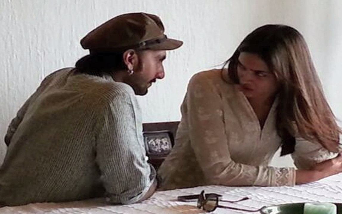 Deepika Padukone And Ranveer Singh R0mance In Barcelona