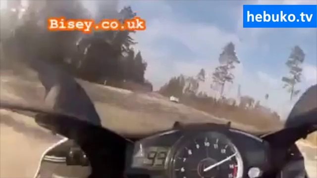 mercedes'i 300 km hızla geçemeyen motor - böyle bir hız görmediniz!