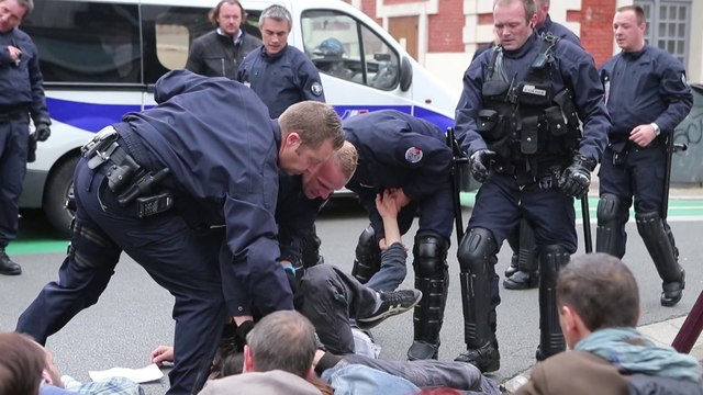 Lille : une vingtaine d’intermittents perchés sur un toit, la police intervient