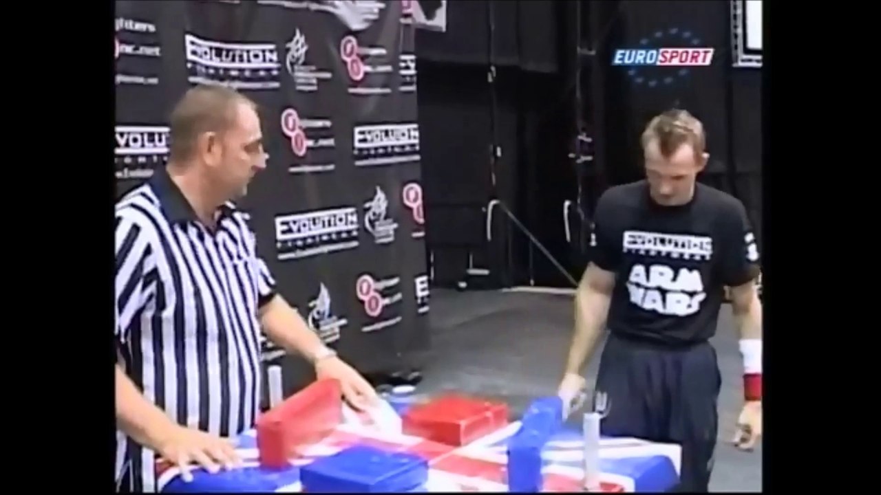 Né avec un bras plus gros l’autre, il devient un champion !