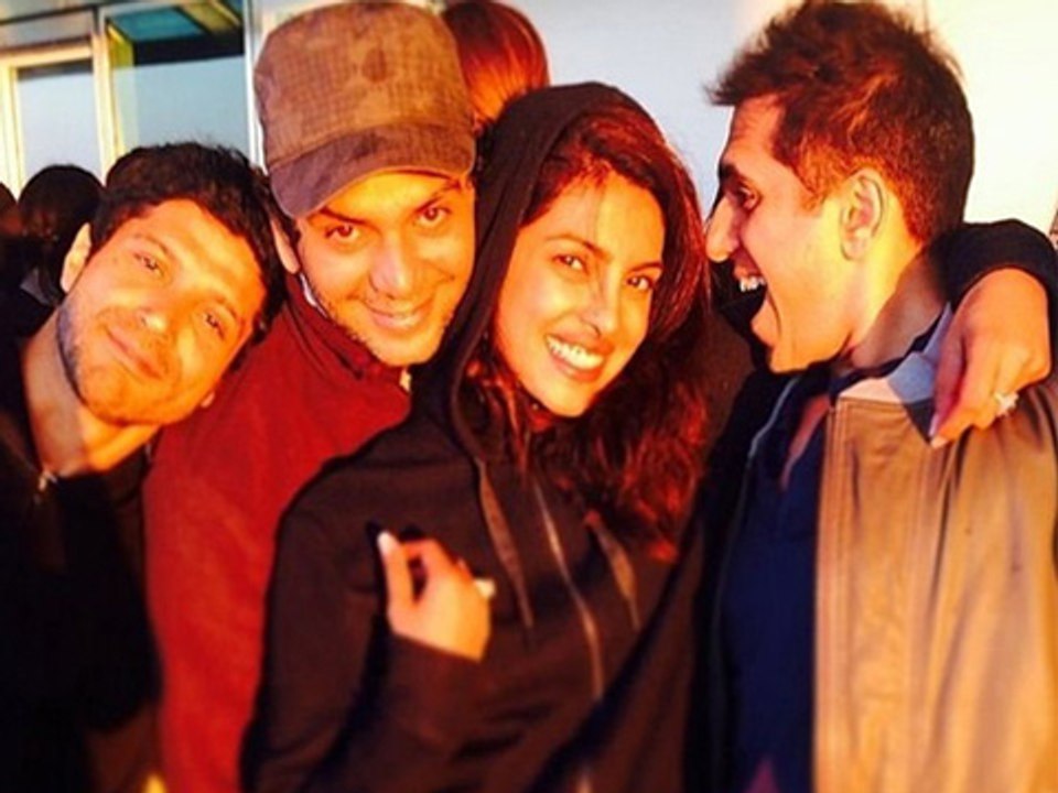 Dil Dhadakne Do's Exclusive Pictures | Priyanka Chopra Ranveer Singh & Anushka Sharma