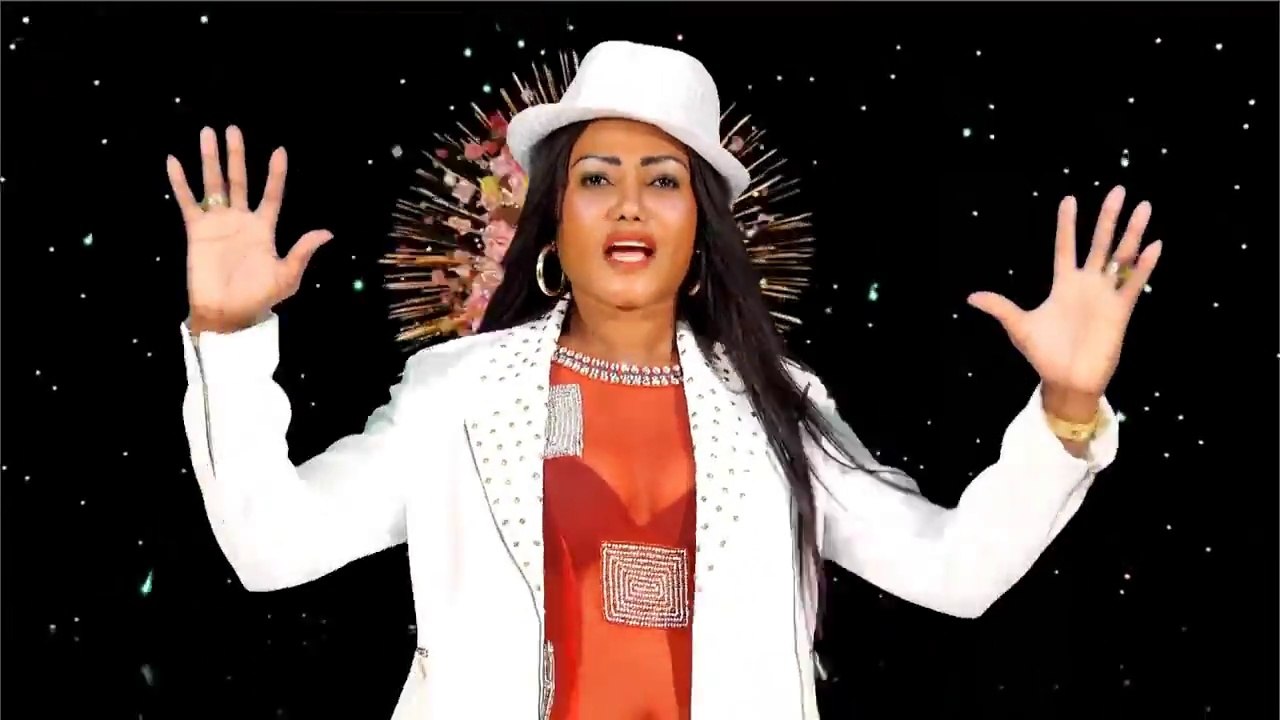 PERLE NOIRE  -   Akamanay mahery   (gasy HD  -  malagasy 2014)