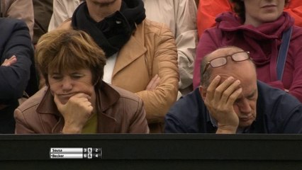 Tennis soporifero, sugli spalti si sonnecchia