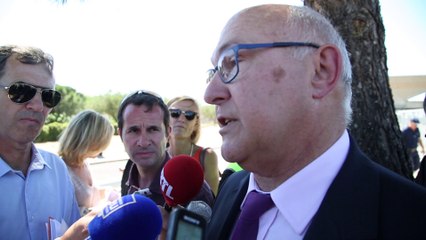 Michel Sapin rend hommage aux douaniers