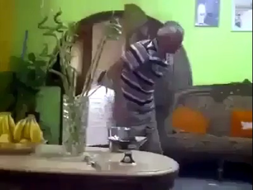 Boğazda teknede şaka adamı kalpten götürür