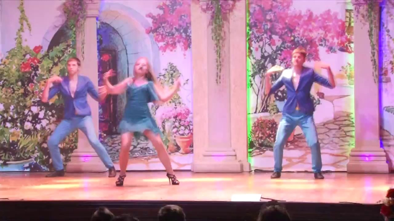 ▶ Аня Устенко