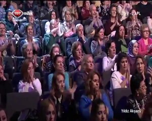 MUAZZEZ ERSOY-BİR KIZIL GONCAYA BENZER DUDAĞIN