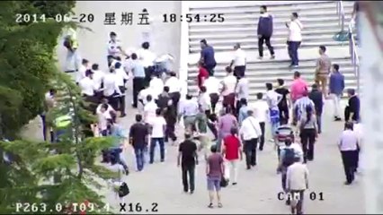 Şişli'de Türk bayrağı karşıtına linç girişimi