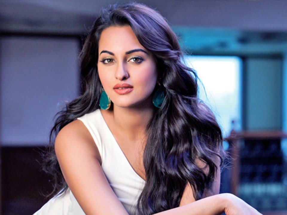 Sonakshi Sinha The 100 Crore Queen