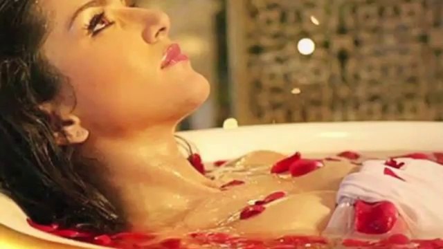 BOLLYWOOD TWEETS Ragini MMS 2 Sunny Leone Uncensored Footage Leaked FULL HD