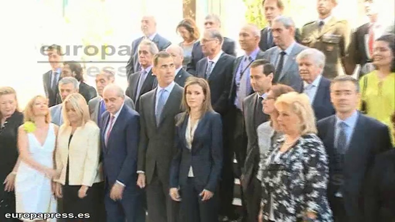 Los Reyes se reúnen con las víctimas del terrorismo