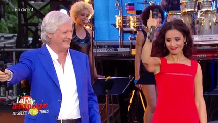 Patrick Sébastien ambiance la place avec les Sardines - La fête de la musique 2014