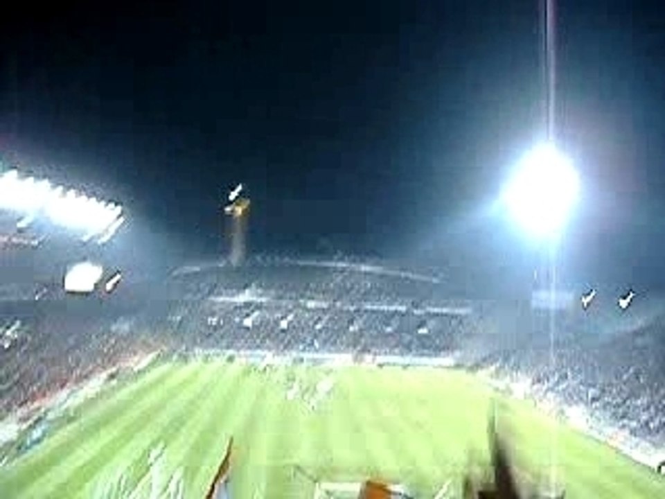 om ol !!! aulas va niquer ta mere !