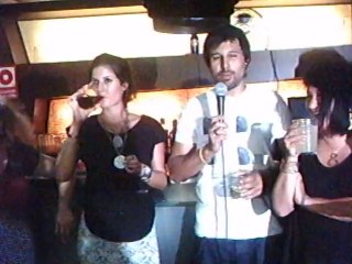 HyMFiestaMadrid, Cantando en el karaoke todas con Maria y Hugo