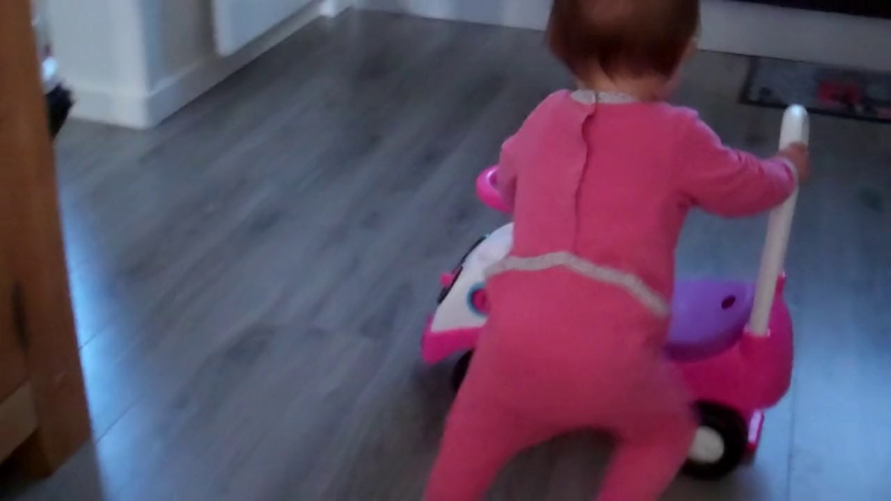 debout avec mon trotteur 26 mai