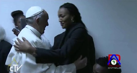 Florence EMENEYA et ses enfants chez le Pape FRANCOIS au Vatican pour le 40ème jour de King Kester