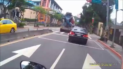 Driving in Asia - Car Accidents Compilation