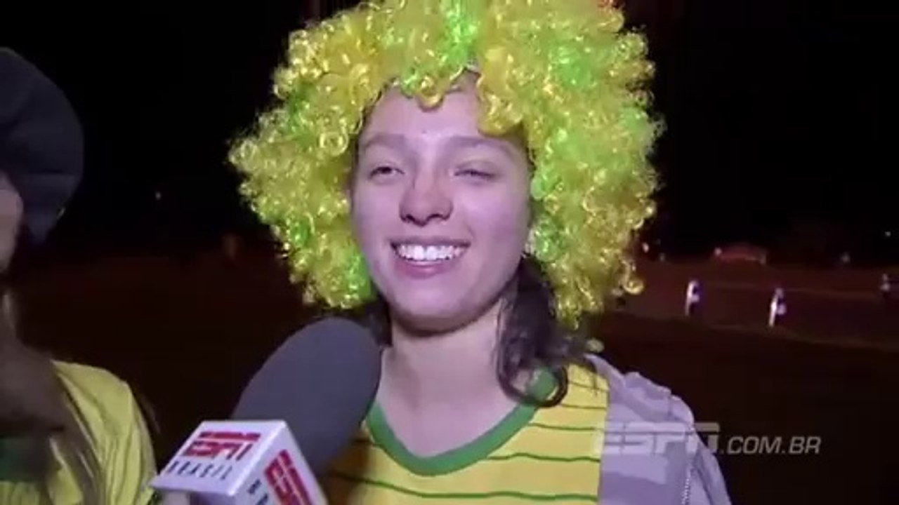 David Luiz and Willian make fun & clowning for fans in front of the hotel 2014