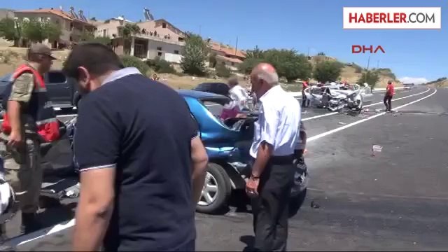 Şerit İhlali Ölüm Getirdi: 1 Ölü, 6 Yaralı