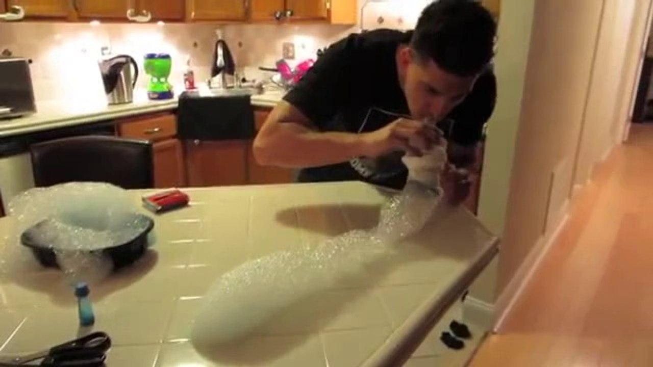 COOL BUBBLE EXPERIMENT!