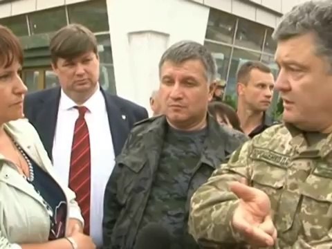 Житель Славянска просил Порошенко отвести войска, Порошенко отказался