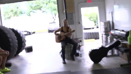 Training Vlog #22 [OPEN GYM EDITION] Barbells and Acoustic Guitar