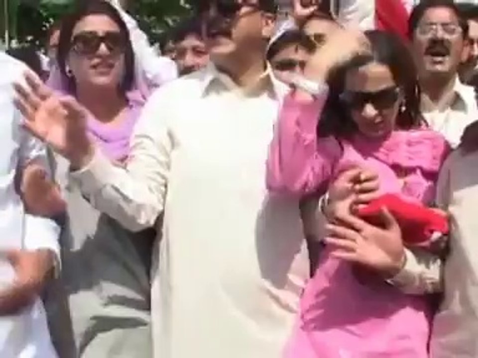 hot anty in protesting jaloos