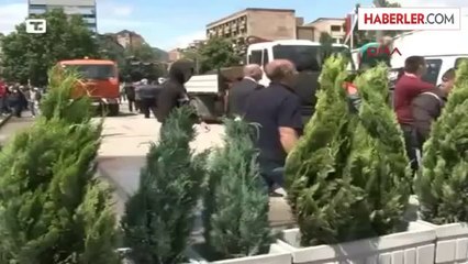 Mitroviça'da Yeni Barikat Kurulmasını Protesto Eden Gruba Müdahale