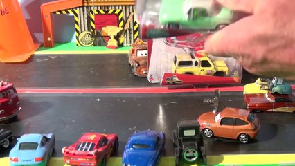 Pixar Cars2 new Cars unboxing, Todd The Pizza Planet Truck and Denise Beam