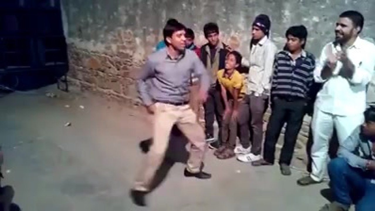 very funny dance on indian song teri meri prem kahani.