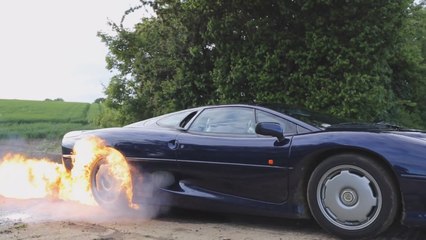 Flaming Jaguar Joyride XJ220 Burnout
