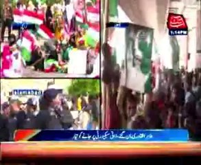 Tahirul Qadri agrees to leave Lahore airport