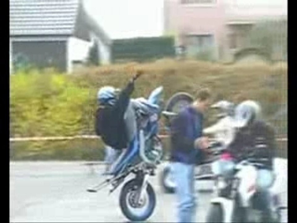 Techno stunt - DJ DEDE (clip)