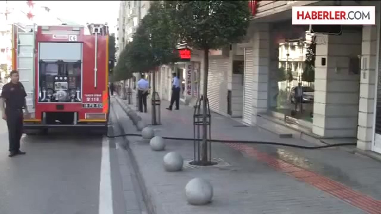 Eski eşinin evini ateşe verdi -