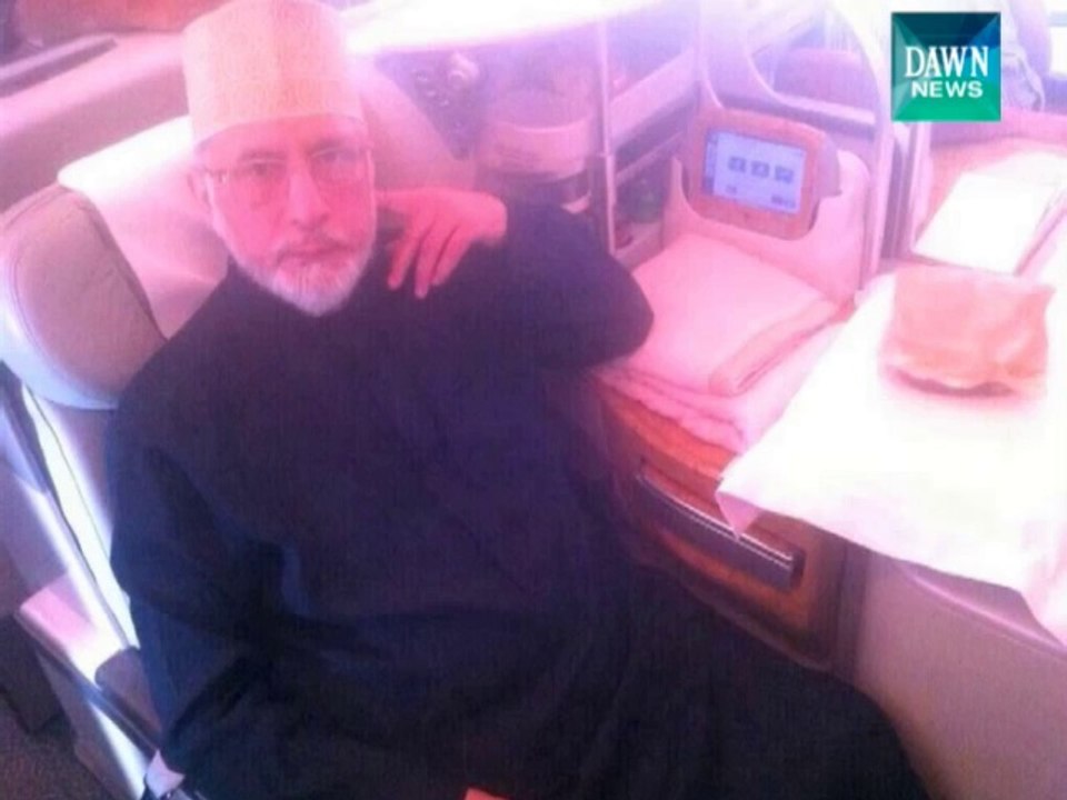 Tahirul Qadri talks in plane