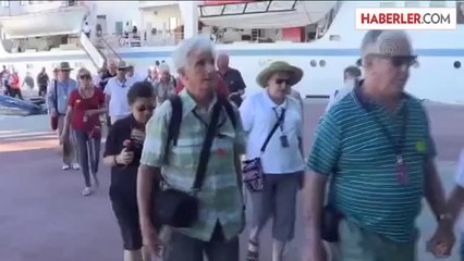 Kuşadası'na turist akını -