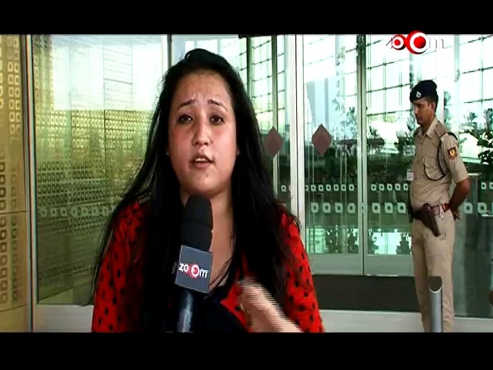 EXCLUSIVE FOOTAGE - Preity Zinta arrives at Mumbai Airport
