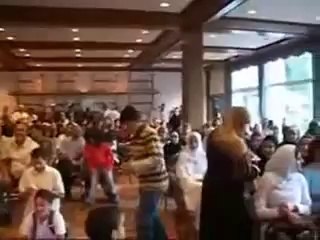 nouveau  jeune__ fille-garçant__ européenne. converti a lislam