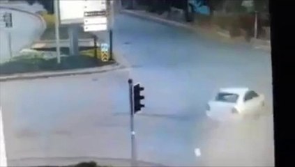 Ankara'da 3 kişinin hayatını kaybettiği kaza anı Mobesede