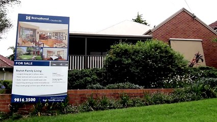 Buy Property the Warren Buffett way