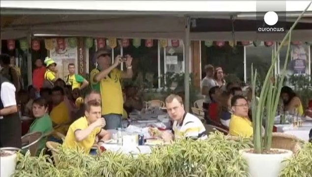 Brasile: corteo di protesta a Copacabana contro la polizia e i mondiali