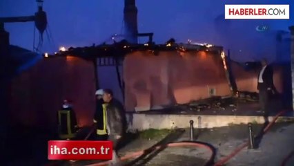 Tarihi Hamam Tamamen Yandı