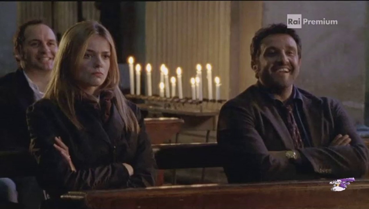 Christiane Filangieri imita Flavio Insinna e viceversa in Ho sposato uno Sbirro 2