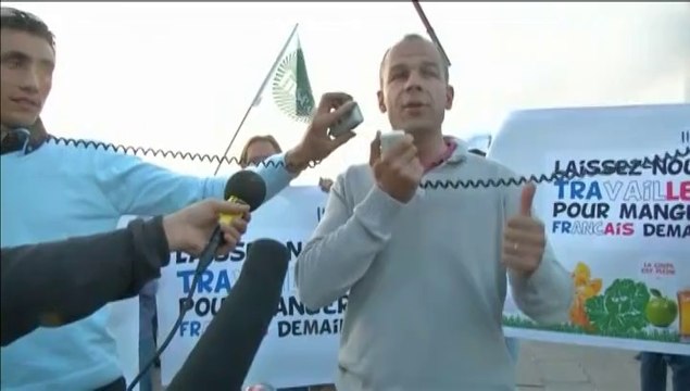 Les agriculteurs manifestent contre les contraintes pesant sur leur profession